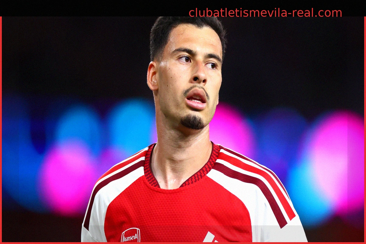 Martinelli merece más del Arsenal - Wright