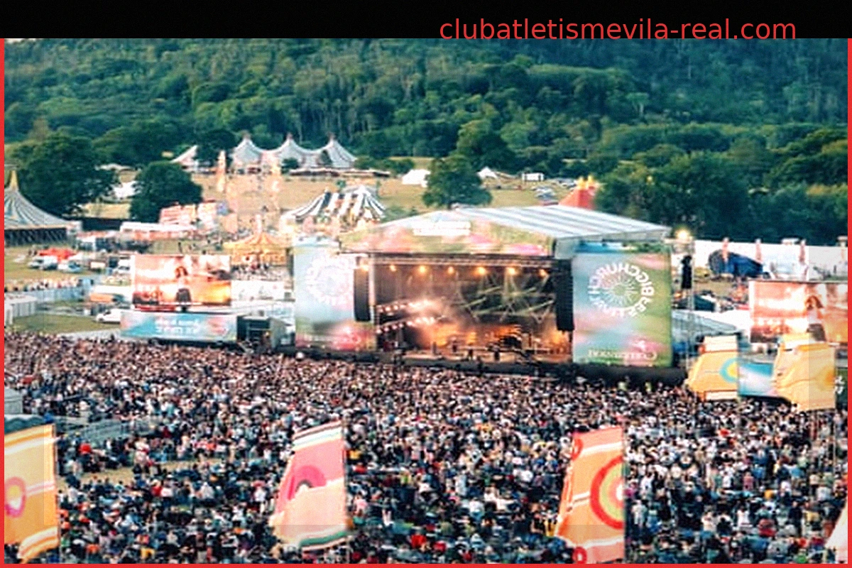 Un hombre de 41 años muere tras la caída de un gran letrero en un festival cristiano en West Sussex
